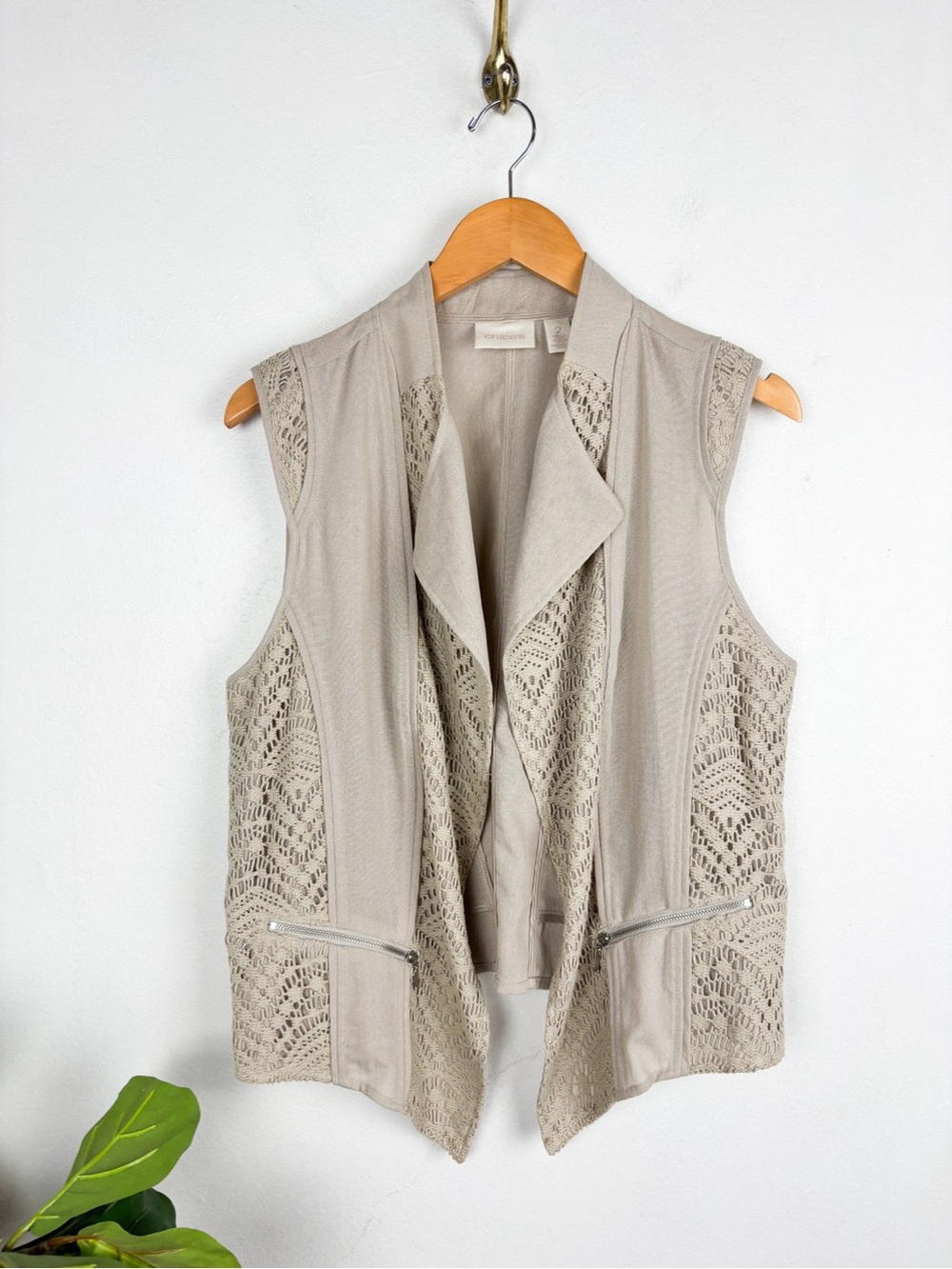 Chico’s Neutral Beige Lace Detail Vest Sz 2 (US L)